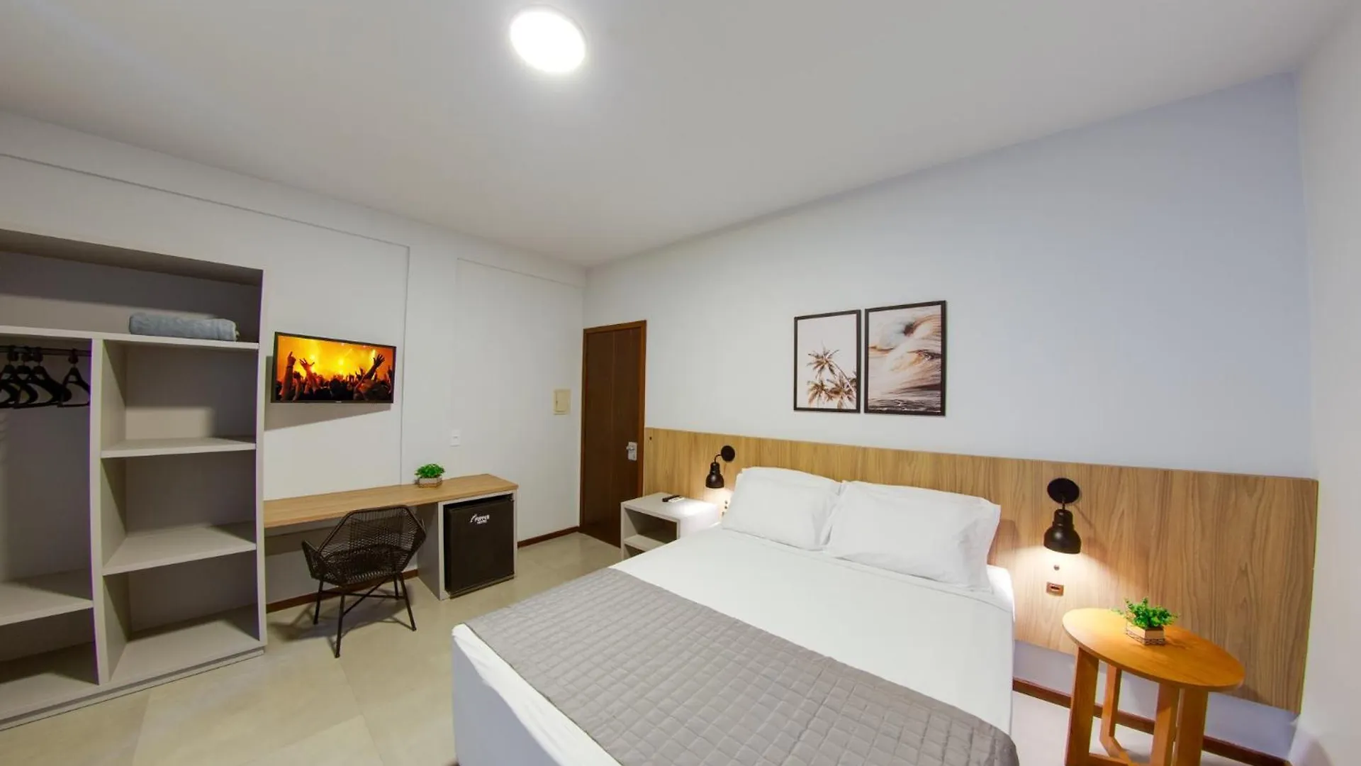 Flipper Hotel Laguna