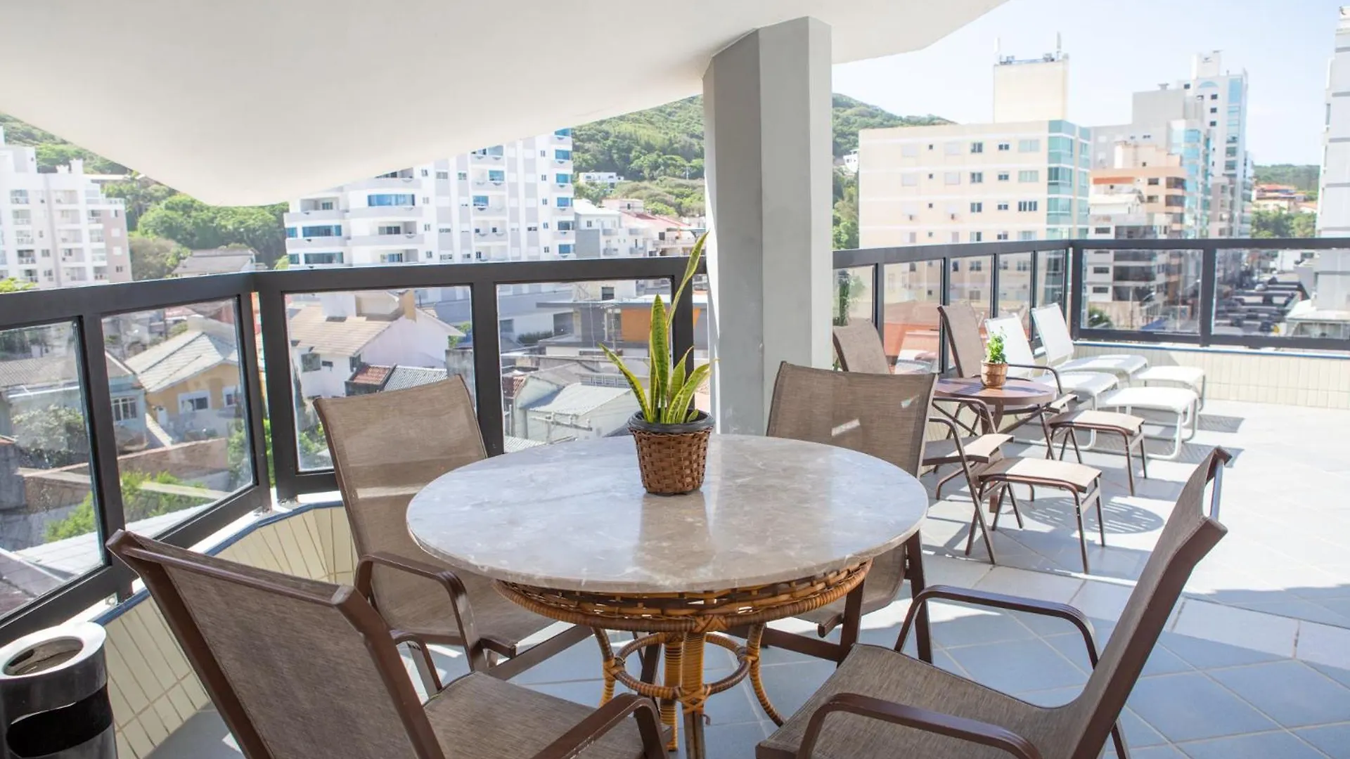 Flipper Hotel Laguna